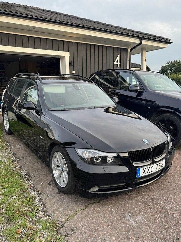 Begagnad 2006 BMW 325 Advantage Kombi | 49 000 kr (Marknadspris) - Bild 1/4