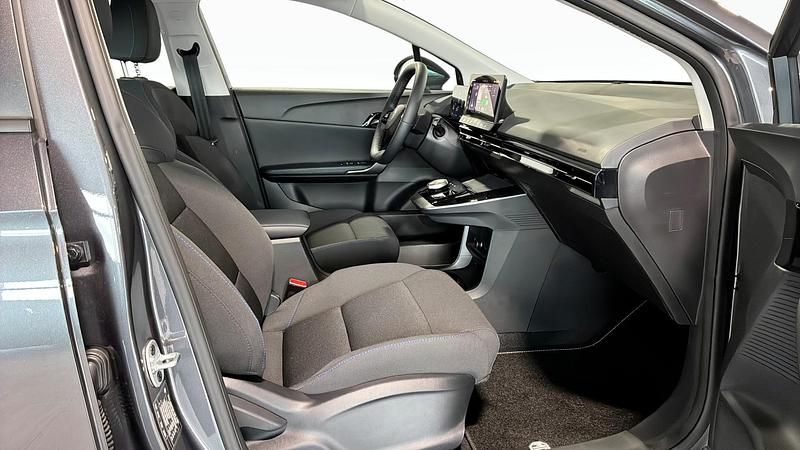 Begagnad MG MG4 EV 125 kW (170 HK) 2024 Grå Halvkombi