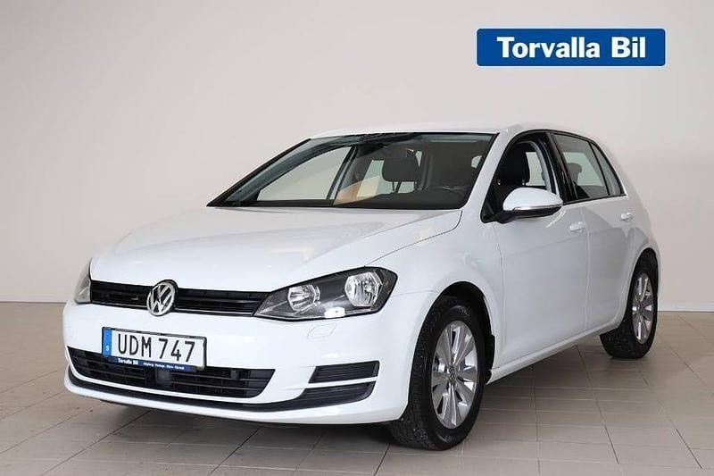 Vit Begagnad 2016 VW Golf VII Halvkombi | 139 900 kr (Marknadspris) - Bild 1/3
