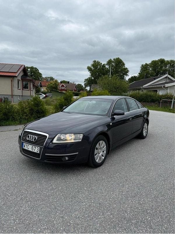 Grå Begagnad 2006 Audi A6 Sedan | 36 000 kr (Superpris) - Bild 1/4