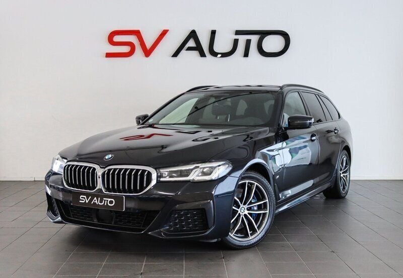 Svart Begagnad 2020 BMW 530e M Sport Kombi | 349 900 kr (Marknadspris) - Bild 1/4