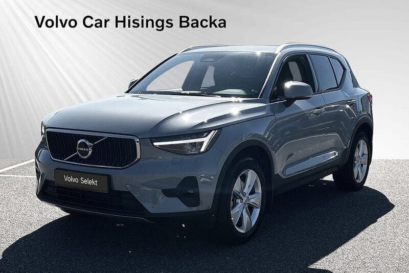 Grå Begagnad 2024 Volvo XC40 Core SUV | 349 900 kr (Bra pris) - Bild 1/2
