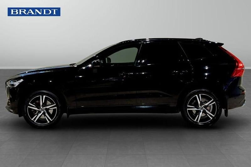 Begagnad Volvo XC60 R-Design 200 HK (147 kW) 2021 Svart SUV