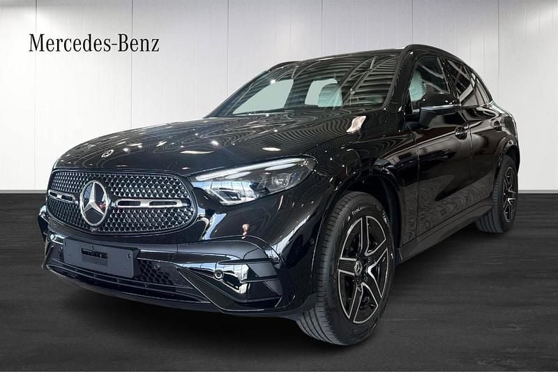 Ny 2026 Mercedes GLC300e AMG line SUV | 610 440 kr - Bild 1/4