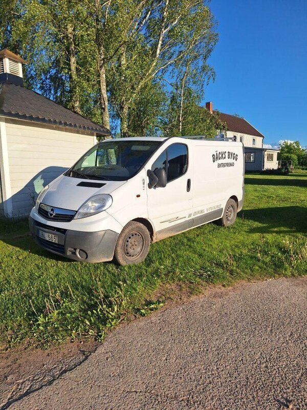 Vit Begagnad 2011 Opel Vivaro Van | 19 000 kr (Superpris) - Bild 1/4