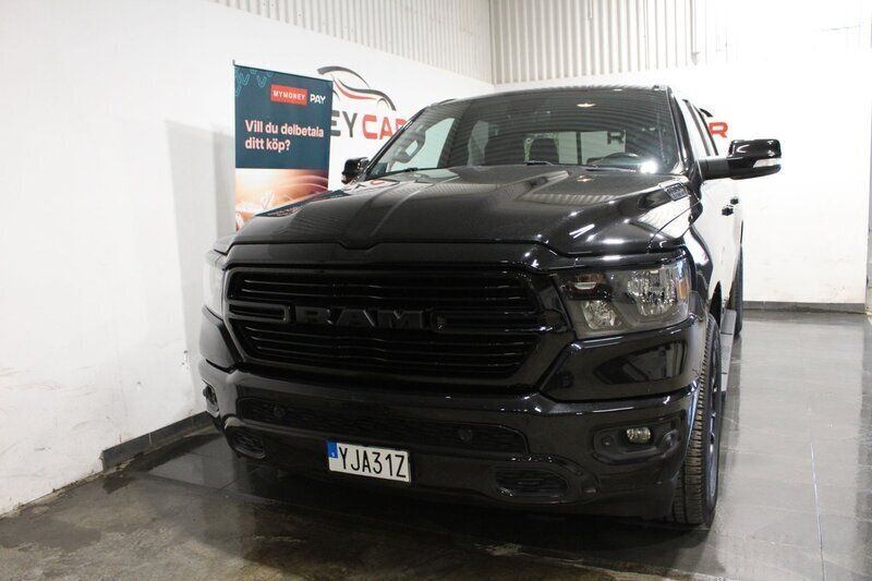 Svart Begagnad 2020 Dodge Ram Pickup | 499 900 kr - Bild 1/4