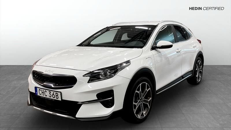 Vit (white) Begagnad 2022 Kia XCeed Advance SUV | 239 900 kr (Bra pris) - Bild 1/4