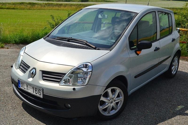 Grå Begagnad 2006 Renault Modus Minibuss | 19 800 kr (Marknadspris) - Bild 1/4