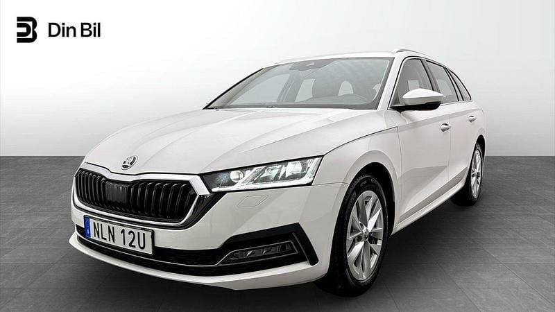 Vit Begagnad 2023 Skoda Octavia Style Kombi | 296 900 kr (Lite dyr) - Bild 1/4