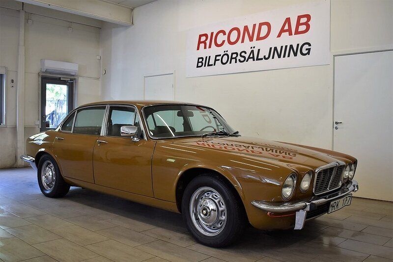 Brun Begagnad 1978 Jaguar XJ Sedan | 119 900 kr - Bild 1/4