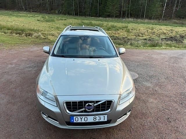 Begagnad 2012 Volvo V70 Summum Kombi | 110 000 kr (Marknadspris) - Bild 1/4