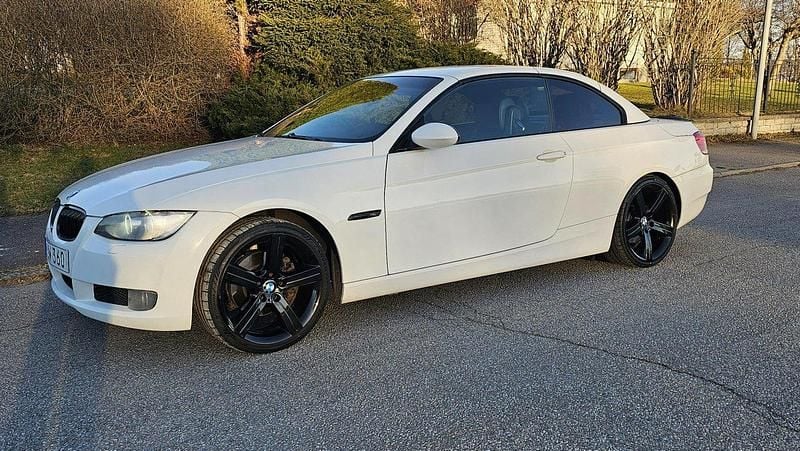 Begagnad 2007 BMW 320 Cabriolet Cab | 89 000 kr (Dyr) - Bild 1/4