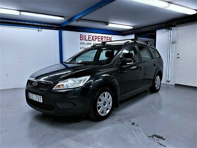 Grå Begagnad 2009 Ford Focus Kombi | 29 900 kr (Marknadspris) - Bild 1/4