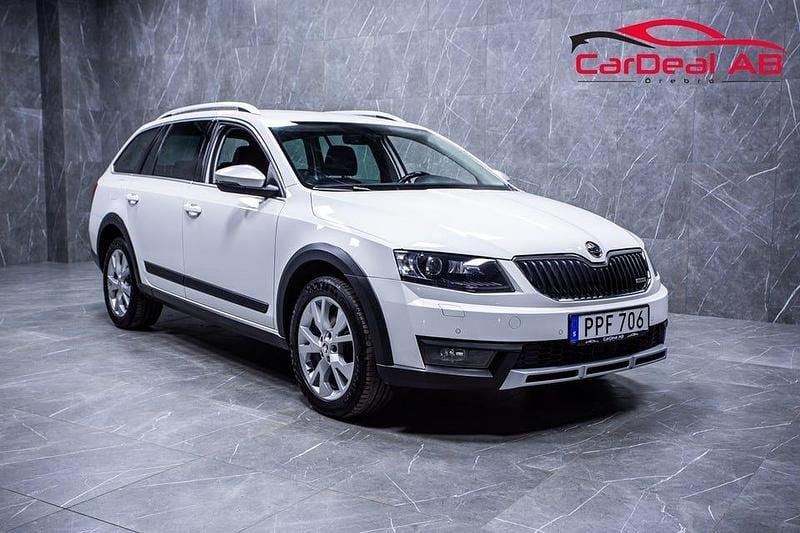 Begagnad Skoda Octavia Scout 184 HK (135 kW) 2016 Vit Kombi