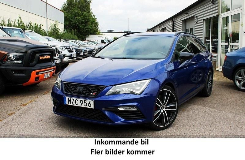 Blå Begagnad 2018 Seat Leon ST Beats Kombi | 219 900 kr - Bild 1/2