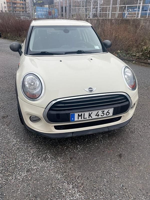 Begagnad Mini ONE 102 HK (75 kW) 2016 Pepper white Halvkombi