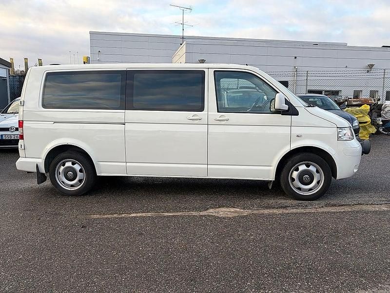 Begagnad VW Caravelle 174 HK (127 kW) 2009 Vit Minibuss
