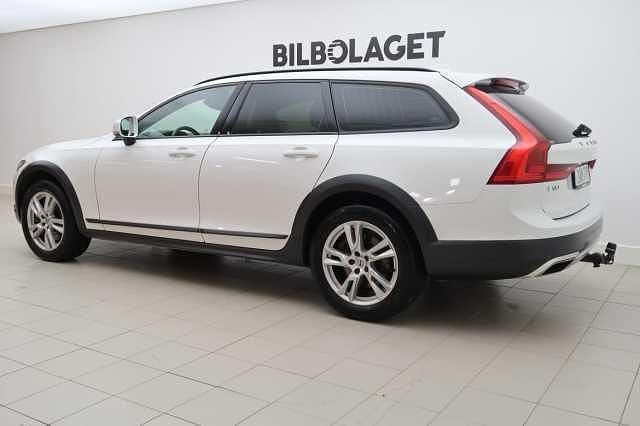 Begagnad Volvo V90 CC Business Edition 190 HK (139 kW) 2017 Vit Kombi