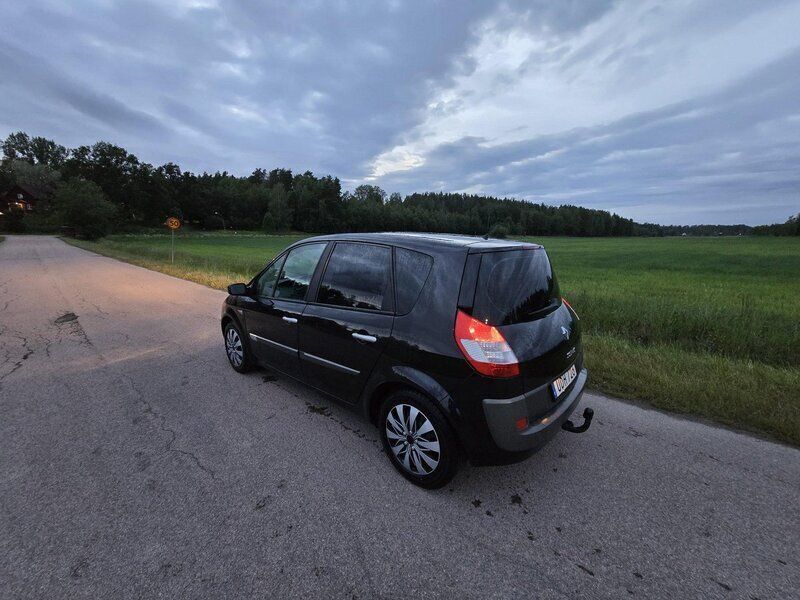 Svart Begagnad 2006 Renault Scénic II Initiale Paris Minibuss | 18 000 kr (Dyr) - Bild 1/4
