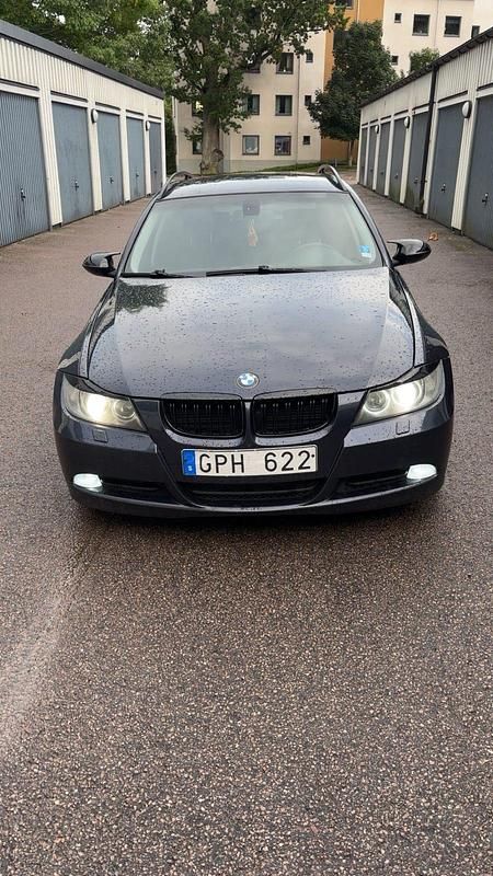 Begagnad 2008 BMW 320 Kombi | 60 000 kr (Marknadspris) - Bild 1/4