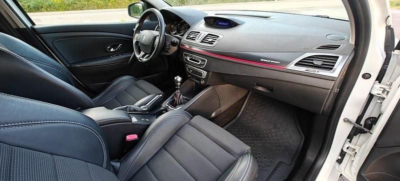 Begagnad Renault Mégane III GT 220 HK (161 kW) 2013 White pearl