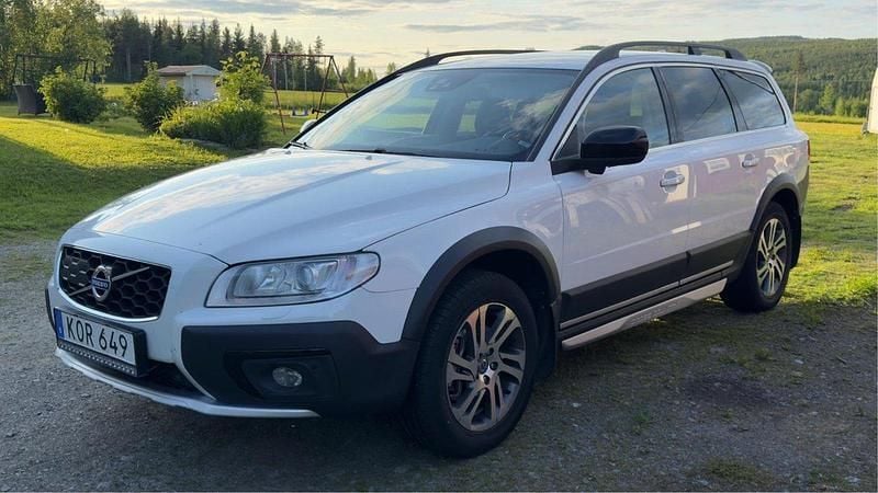 Vit Begagnad 2015 Volvo XC70 Momentum SUV | 148 000 kr (Marknadspris) - Bild 1/4