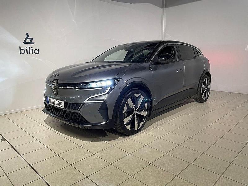 Grå Begagnad 2022 Renault Mégane Techno Halvkombi | 279 900 kr (Lite dyr) - Bild 1/3
