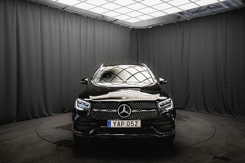 Begagnad Mercedes GLC300e AMG 211 HK (155 kW) 2022 Svart SUV