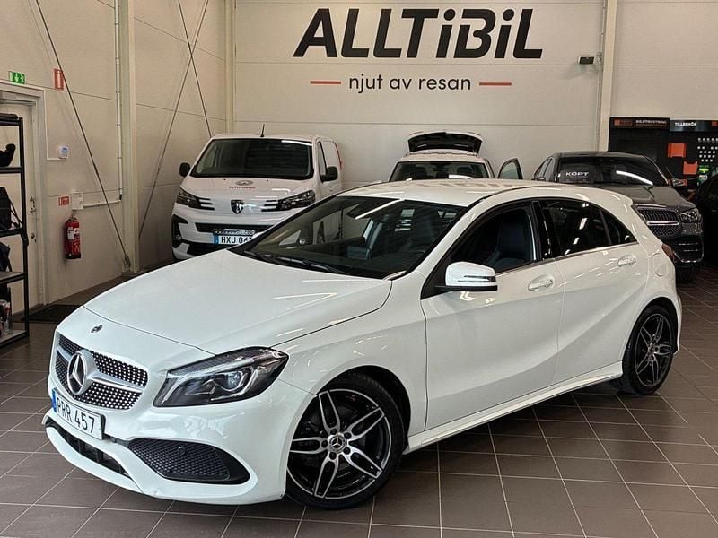 Vit Begagnad 2018 Mercedes A180 AMG Halvkombi | 179 900 kr (Bra pris) - Bild 1/3