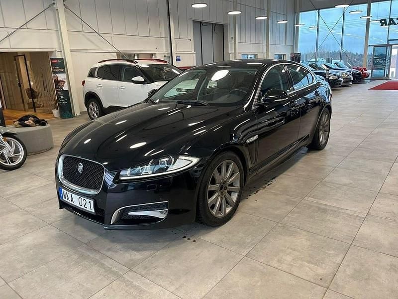 Svart Begagnad 2013 Jaguar XF | 129 900 kr (Marknadspris) - Bild 1/4