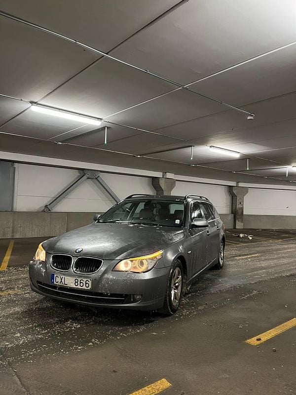 Begagnad 2009 BMW 520 Kombi | 52 000 kr (Marknadspris) - Bild 1/4