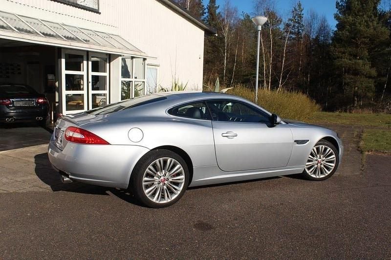 Silver Begagnad 2012 Jaguar XK Sportkupé | 372 000 kr - Bild 1/4