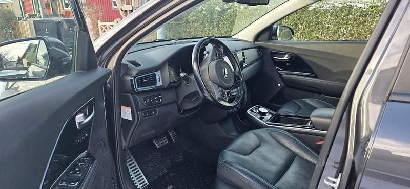 Begagnad Kia e-Niro Advance 150 kW (204 HK) 2019 Grå metallic SUV