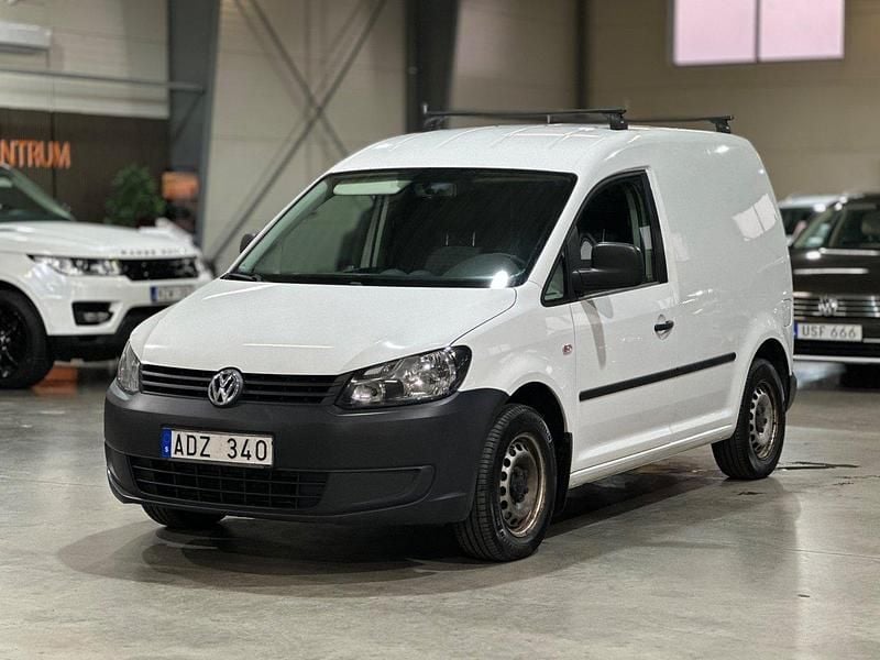 Vit Begagnad 2013 VW Caddy Minibuss | 69 900 kr (Marknadspris) - Bild 1/4