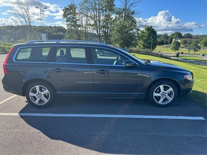 Grå Begagnad 2012 Volvo V70 Summum Kombi | 64 500 kr (Superpris) - Bild 1/4