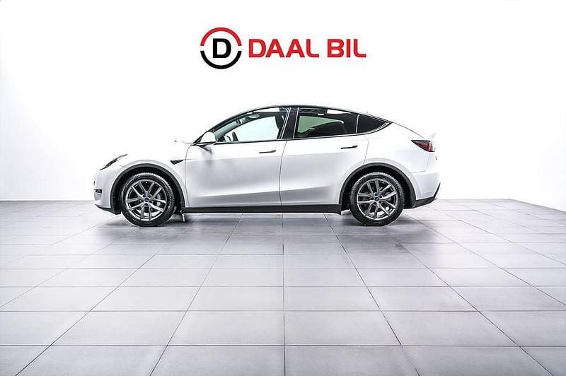 Vit Begagnad 2023 Tesla Model Y Long Range AWD SUV | 419 700 kr (Bra pris) - Bild 1/4