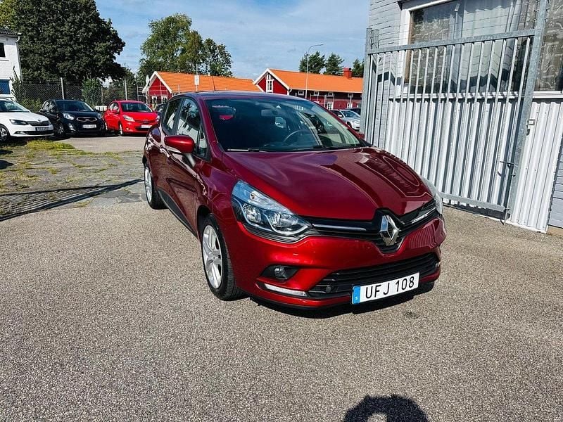 Okänd Begagnad 2018 Renault Clio IV Halvkombi | 99 900 kr (Marknadspris) - Bild 1/4