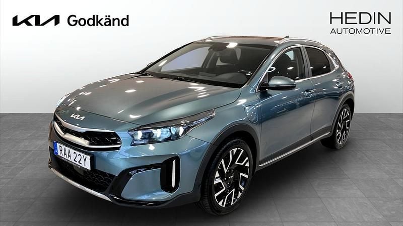 Grå (grey) Begagnad 2022 Kia XCeed SUV | 249 900 kr (Marknadspris) - Bild 1/4