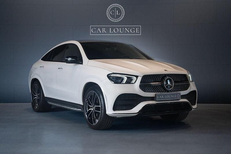 Vit (polarvit) Begagnad 2022 Mercedes GLE350e Premium Sportkupé | 819 000 kr (Marknadspris) - Bild 1/4