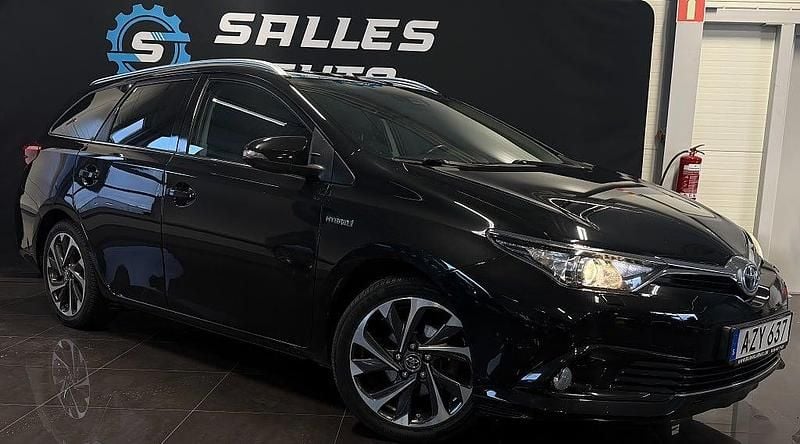 Svart Begagnad 2016 Toyota Auris Touring Sports Active Kombi | 154 900 kr (Marknadspris) - Bild 1/4