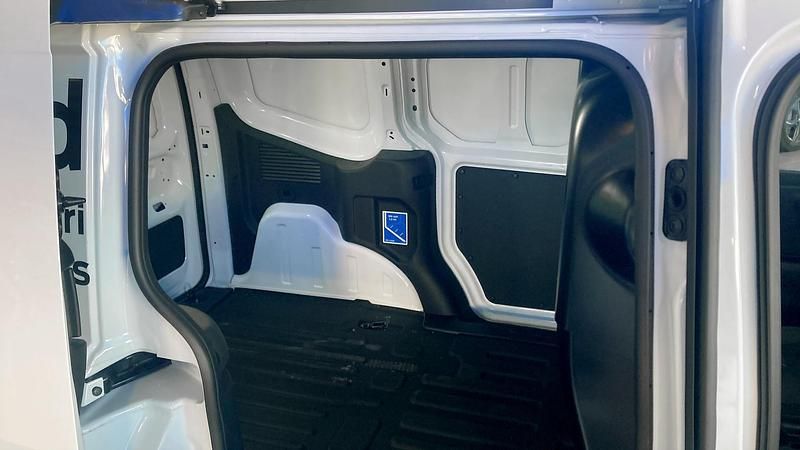 Ny Ford E-Transit 2026 Vit Van