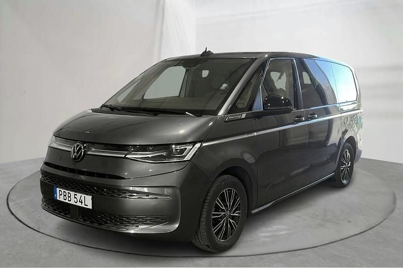 Grå Begagnad 2023 VW T7 Highline Van | 609 000 kr - Bild 1/4
