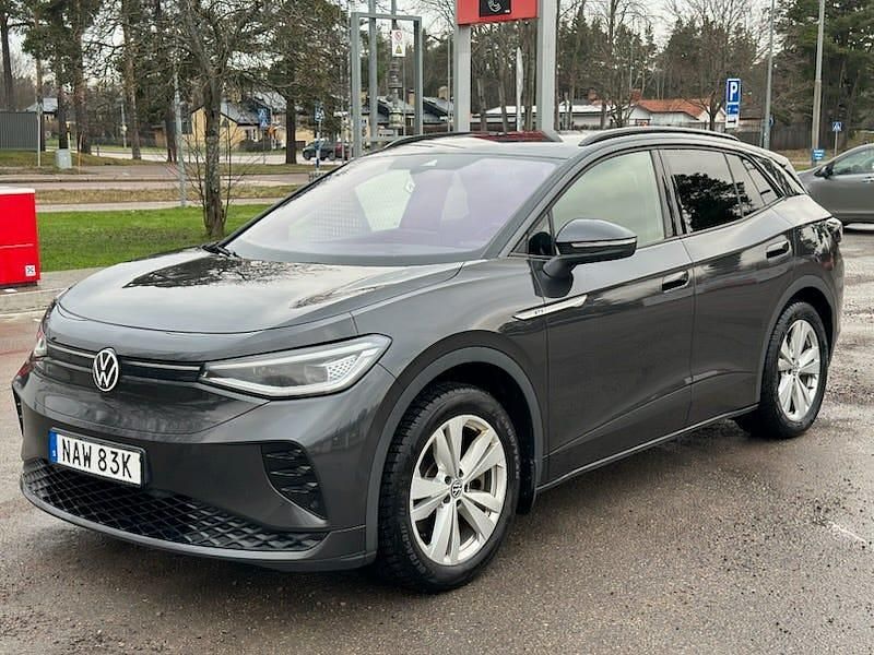 Black metallic Begagnad 2022 VW ID.4 GTX SUV | 329 000 kr (Marknadspris) - Bild 1/4