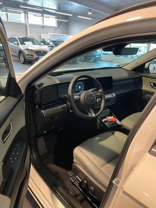 Begagnad Hyundai Kona Advanced 160 kW (218 HK) 2024 Vit SUV