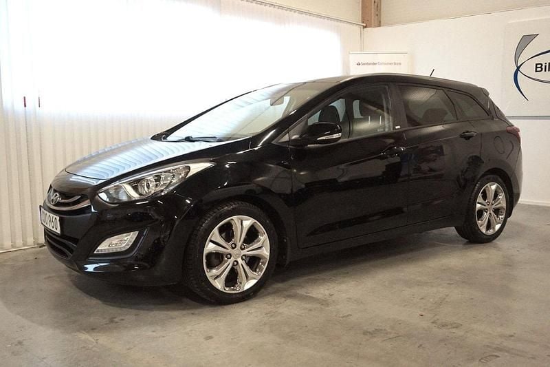 Svart Begagnad 2014 Hyundai i30 Kombi | 109 000 kr (Lite dyr) - Bild 1/4