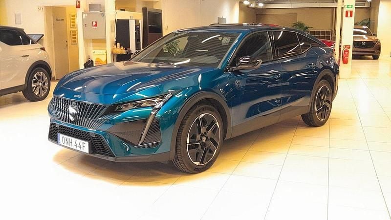 Blå Begagnad 2024 Peugeot 408 GT Sedan | 309 900 kr (Marknadspris) - Bild 1/4