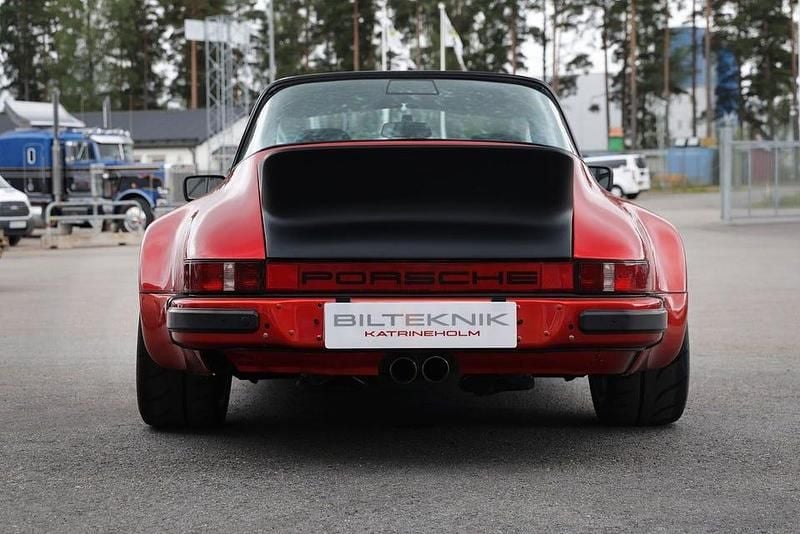 Begagnad Porsche 911 125 HK (91 kW) 1971 Röd