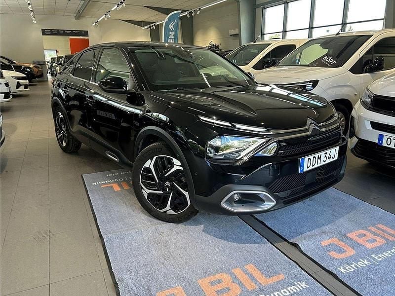 Svart Begagnad 2023 Citroën C4 Shine Halvkombi | 239 900 kr (Marknadspris) - Bild 1/4