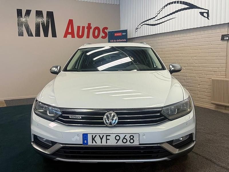 Begagnad VW Passat Alltrack 190 HK (139 kW) 2015 Vit Kombi