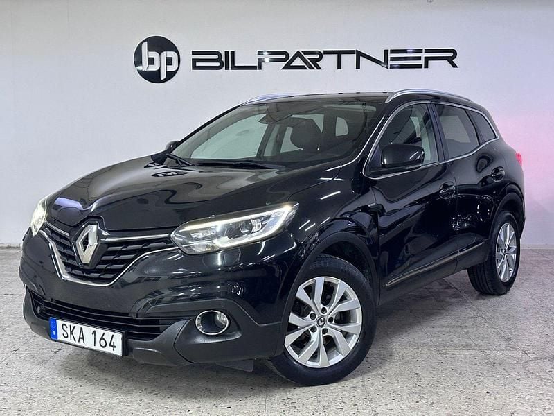 Svart Begagnad 2018 Renault Kadjar LIMITED SUV | 109 900 kr (Marknadspris) - Bild 1/4